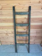 Brocante houten trapje met haken, Ophalen