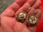 Bijzonder mooi vintage gouden oorbellen Versace Medusa 14 k, Hangers, Verzenden, Zo goed als nieuw, Goud