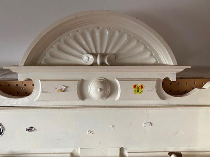 Mooi antiek frans houten bed met opstaande rand voor kind, Huis en Inrichting, Slaapkamer | Bedden, Gebruikt, Eenpersoons, 100 cm