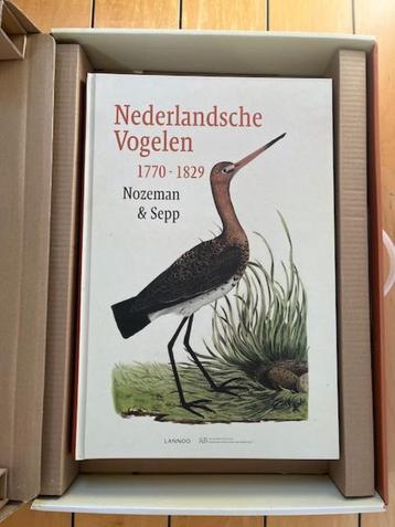 Boek Nederlandsche Vogelen beschikbaar voor biedingen