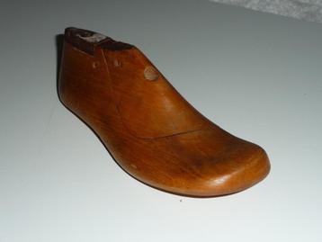 oude HOUTEN SCHOENMAL - lengte 20cm (kindermaat) beschikbaar voor biedingen