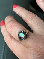 Prachtige 9 krt gouden ring natuurl opaal & heldere saffier, Blauw, Ophalen of Verzenden, Met edelsteen, Dame