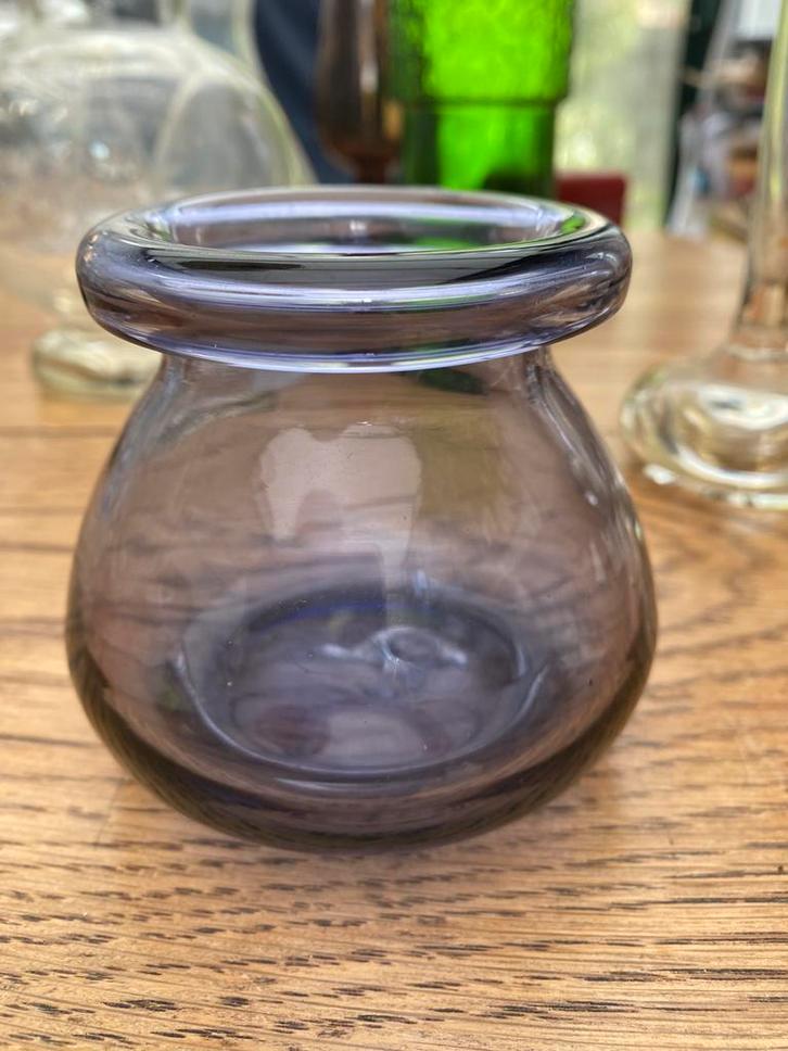 Lila /Amathist Bol vaas ,omgeslagen rand ,afgeslagen pontil, Antiek en Kunst, Antiek | Glas en Kristal, Ophalen of Verzenden