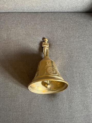 Antieke Bronzen Bel met Soldaat beschikbaar voor biedingen