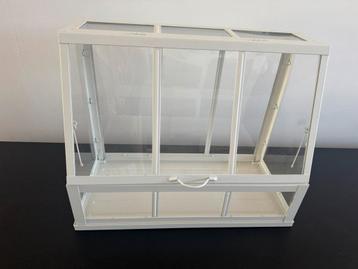 Leuk beige kweekkastje ikea beschikbaar voor biedingen