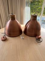 Twee koperkleurige hanglamp met houten details, Huis en Inrichting, Lampen | Hanglampen, Gebruikt, Ophalen of Verzenden, Minder dan 50 cm