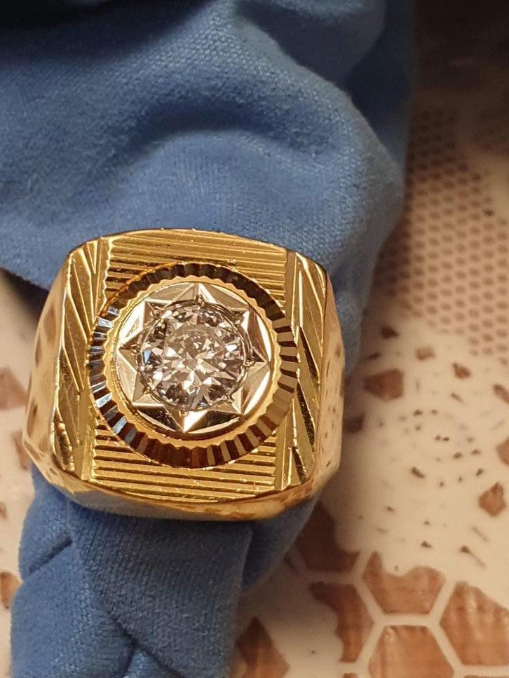 Super Ring 18 kr gekeurd 750 met Briljant 1,75 crt kleur E ., Sieraden, Tassen en Uiterlijk, Ringen, Zo goed als nieuw, Heer, 20 of groter