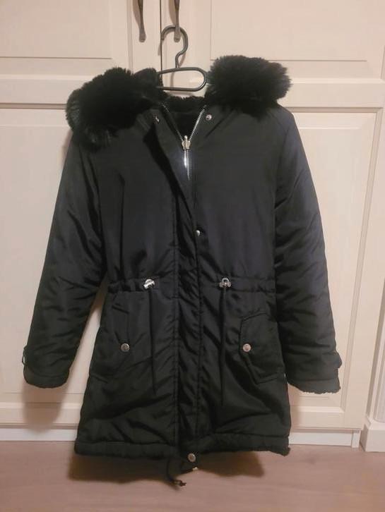 Mooie/warme winterjas zwart. Maat 146/152 maat 12., Kinderen en Baby's, Kinderkleding | Maat 146, Zo goed als nieuw, Meisje, Jas
