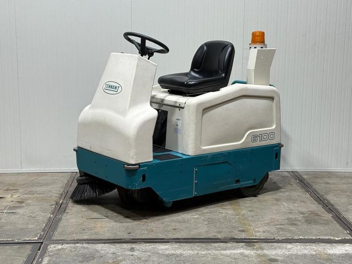 Tennant 6100 Hele nette machine nieuwe accu en borstels! 395, Zakelijke goederen, Machines en Bouw | Onderhoud en Reiniging