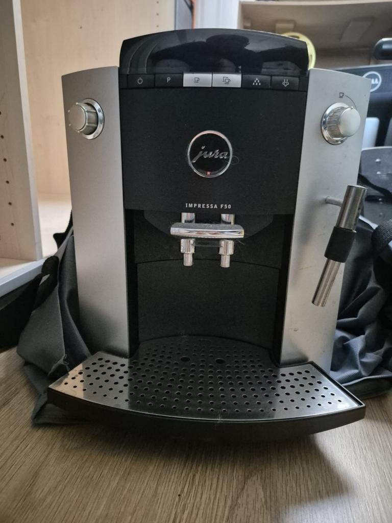 Jura Impressa F50 Espresso Machine - heeft storing, Witgoed en Apparatuur, Koffiezetapparaten, Ophalen, Gebruikt, Espresso apparaat