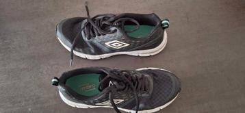 Umbro hardloop schoenen maat 37 beschikbaar voor biedingen