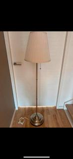 Ikea Arstid staande vloer lamp, Huis en Inrichting, Lampen | Vloerlampen, Ophalen of Verzenden, Zo goed als nieuw