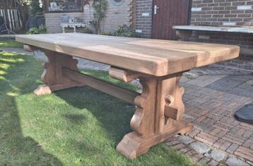 Massief eiken eettafel / kloostertafel.  230x88x74,5 beschikbaar voor biedingen