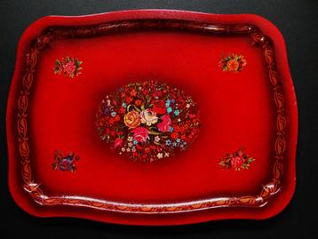 Dienblad serveerblad rood met bloemen blik metaal beschikbaar voor biedingen