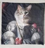 2 X Nieuwe kussenhoes POES in jurk, Huis en Inrichting, Ophalen of Verzenden, Nieuw, Overige kleuren, Vierkant