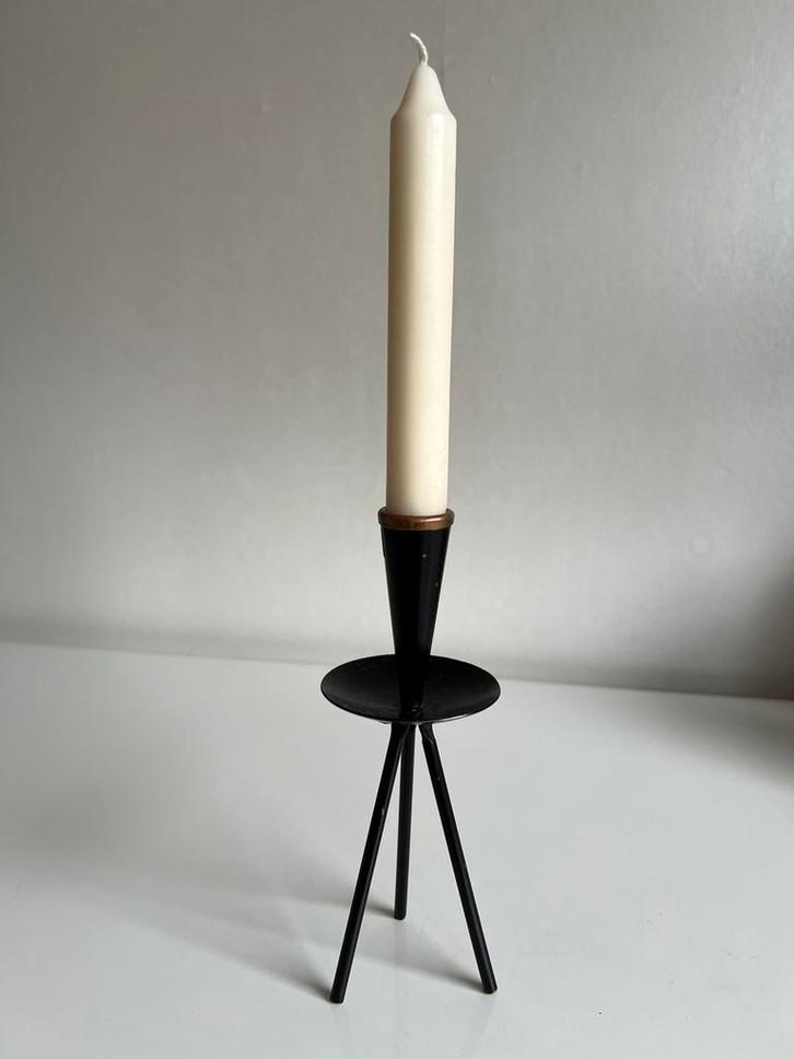 Vintage Zweeds Ystad Metall Kandelaar Zwart Driepoot Metaal, Huis en Inrichting, Woonaccessoires | Kandelaars en Kaarsen, Zo goed als nieuw