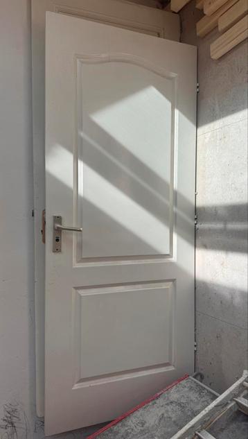Oude deur paneeldeur wit 202x82cm beschikbaar voor biedingen