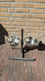 Honden voer en drinkbak op standaard, Ophalen of Verzenden, Zo goed als nieuw