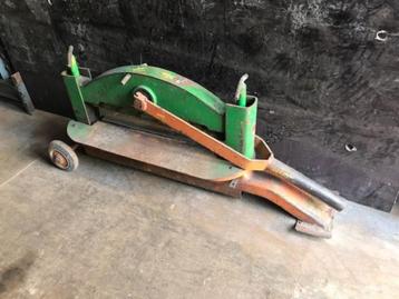 Knipper stenen steenknipper  beschikbaar voor biedingen
