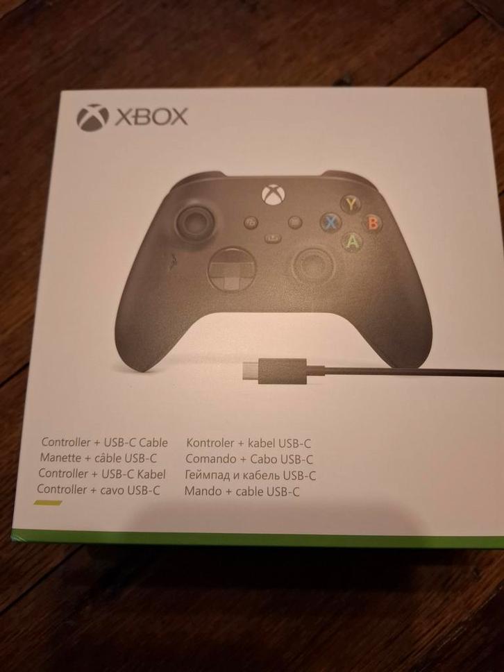 Xbox Wireless Controller + USB-C Cable, Spelcomputers en Games, Spelcomputers | Xbox | Accessoires, Zo goed als nieuw, Xbox Original