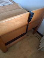 Elektrisch 1 persoons bed, Huis en Inrichting, Slaapkamer | Bedden, Ophalen, 90 cm, Eenpersoons, Beige