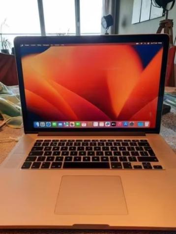 Macbook pro 15inch beschikbaar voor biedingen