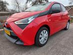 Toyota Aygo 1.0 VVT-i x-fun (bj 2020), Auto's, Voorwielaandrijving, Stof, Gebruikt, 4 stoelen