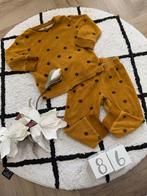 heel goed mosterd geel stip Hema pyjama meegroei 86 92 set, Nacht- of Onderkleding, Jongetje of Meisje, Ophalen of Verzenden, Zo goed als nieuw