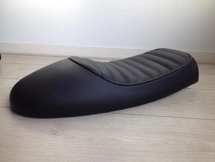 Zadel caferacer bobber scrambler zelfbouw bekleed bruin, Motoren, Tuning en Styling, Ophalen of Verzenden