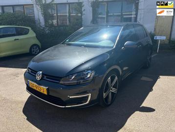 Volkswagen Golf 1.4 TSI GTE/ Camera/ Carplay/ Open dak beschikbaar voor biedingen