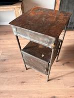 Industrieel nachtkastje uit Pools ziekenhuis 40x40x80, Huis en Inrichting, Ophalen