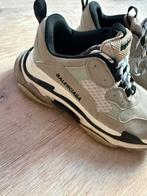 Balenciaga triple s. Beige, Ophalen of Verzenden, Zo goed als nieuw, Beige, Sneakers of Gympen