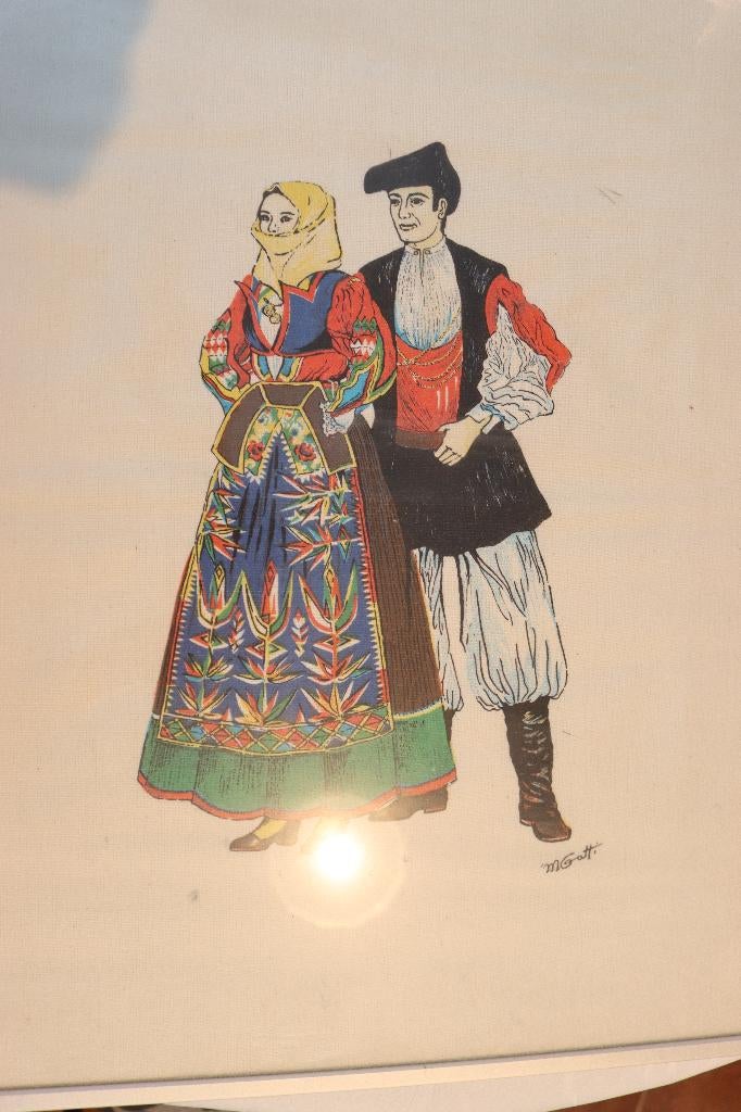 Sardische klederdracht gedrukt, Ophalen