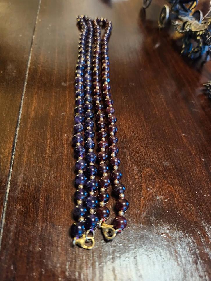 Twee gouden colliers met edelsteen kralen, Sieraden, Tassen en Uiterlijk, Kettingen, Ophalen of Verzenden