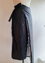 2 delige rok met hoge splitten gemaakt met satijnen stoffen, Ophalen of Verzenden, Nieuw, Zwart, Onder de knie