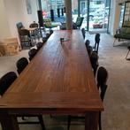 Zeer grote tafel met 14 stoelen en leuke setjes, Ophalen of Verzenden, Gebruikt