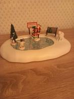 Lemax North Pole Skating Rink Beeldje, Diversen, Kerst, Ophalen of Verzenden, Zo goed als nieuw