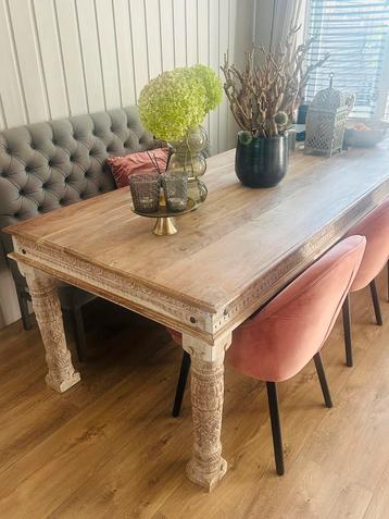 Mooie set tafel, stoelen en bank voor 1 sept ophalen 450,- beschikbaar voor biedingen