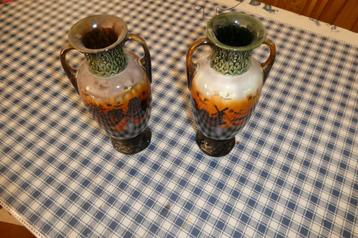 Majolica vazen beschikbaar voor biedingen