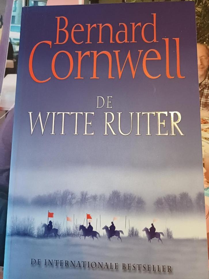 Bernard Cornwell De Witte Ruiter. Paperback., Boeken, Avontuur en Actie, Gelezen, Ophalen