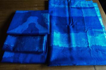 partij restant stroken diep zee blauwe katoen satijn beschikbaar voor biedingen