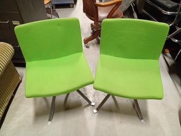 2x Peter Maly groene Swivel stoel beschikbaar voor biedingen
