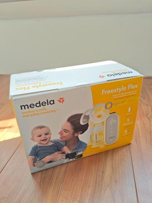 Medela freestyle flex double electric breast pump, Kinderen en Baby's, Babyvoeding en Toebehoren, Gebruikt, Borstkolf, Ophalen