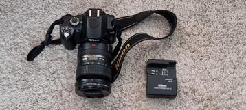 Nikon D40 + Nikkor 18-200 (NO AF!!!) beschikbaar voor biedingen