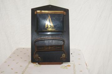 Kranten hanger ( Antiek-oud beschikbaar voor biedingen