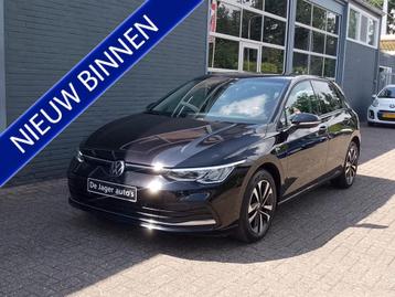 Volkswagen Golf 2.0 TDI Style Automaat/ Led/ Trekhaak/ Stuur beschikbaar voor biedingen