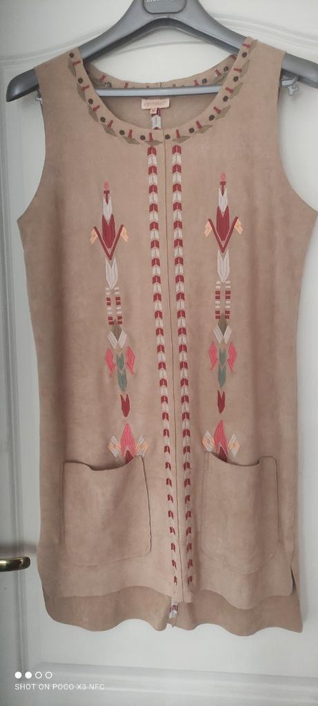 Hippy  suede achtig jurkje met borduursel Ambika NIEUW mt M, Kleding | Dames, Jurken, Nieuw, Maat 38/40 (M), Beige, Boven de knie