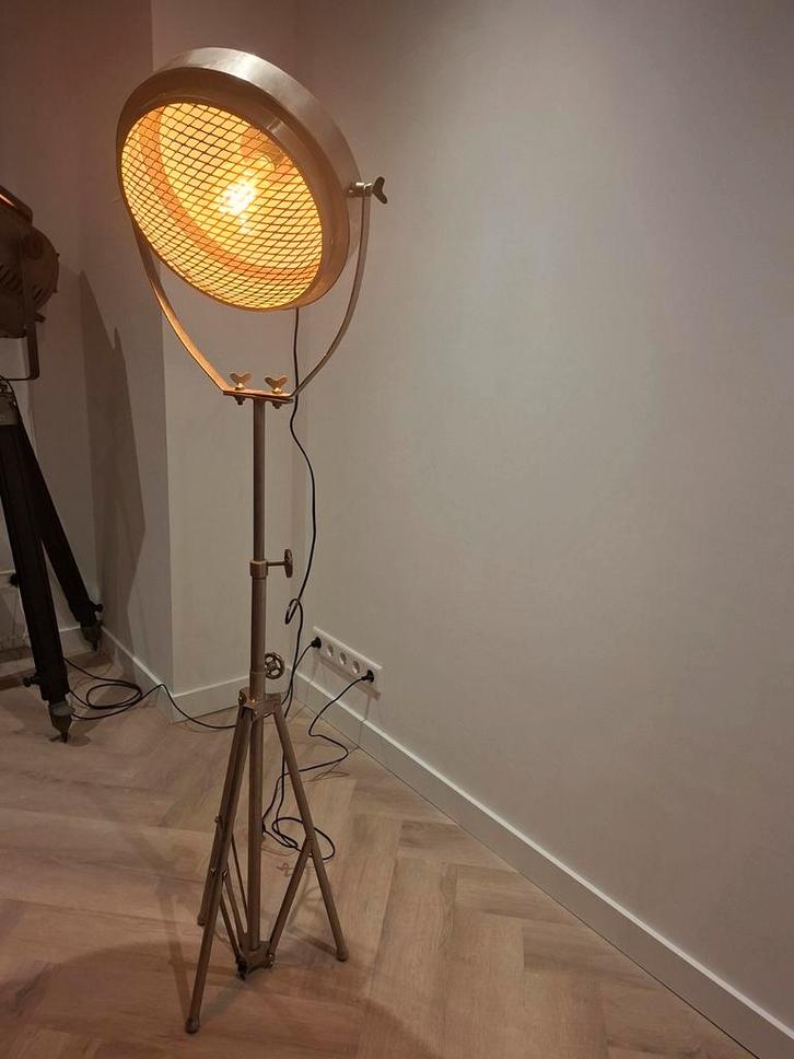 Industriële Vloerlamp Studio Lamp, Huis en Inrichting, Lampen | Vloerlampen, Zo goed als nieuw, 150 tot 200 cm, Metaal, Ophalen of Verzenden