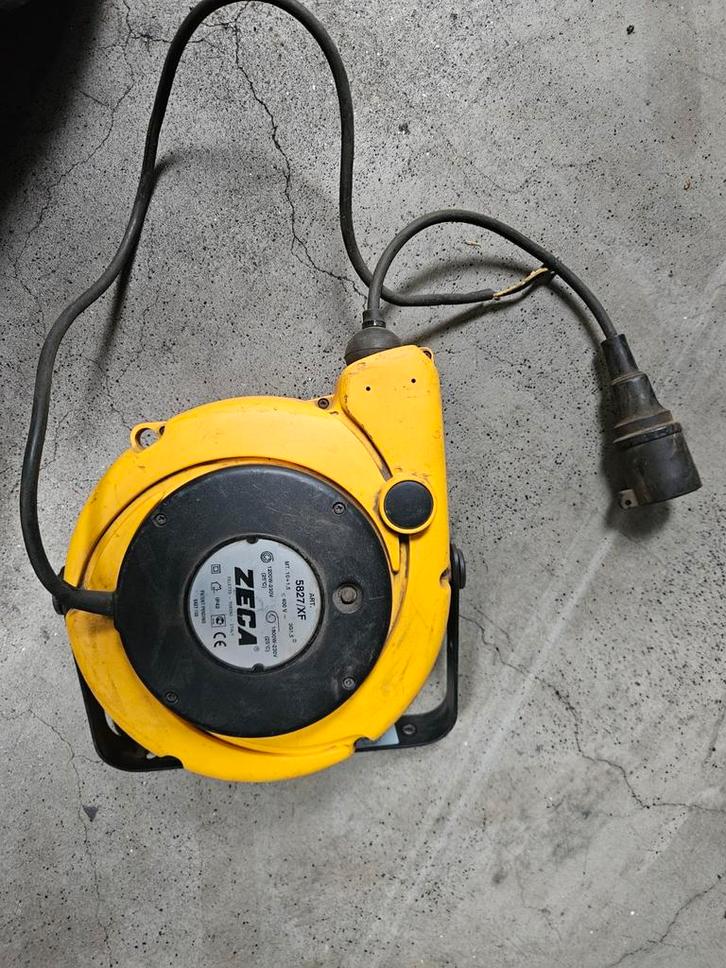 ZECA Kabelhaspel met Stekker, Doe-het-zelf en Verbouw, Elektra en Kabels, Gebruikt, Kabel of Snoer, Ophalen of Verzenden