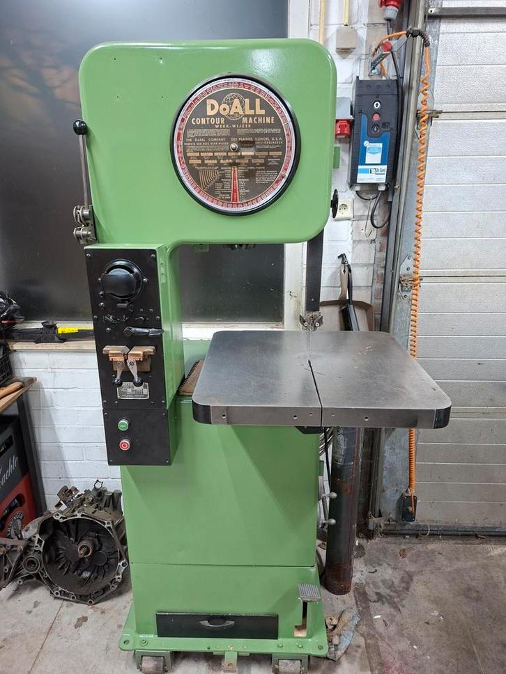 Doall verticaal lintzaagmachine, Doe-het-zelf en Verbouw, Gereedschap | Zaagmachines, Zo goed als nieuw, Lintzaag, 1200 watt of meer